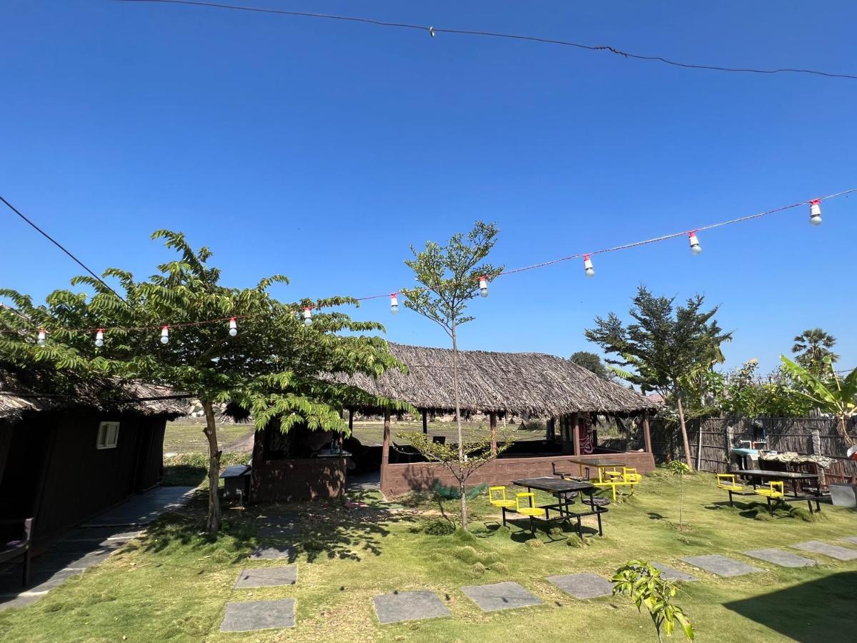 Hippie Land Hampi Hotel Exterior photo